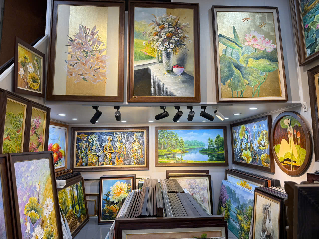 Phòng trưng bày tranh sơn dầu Tranh sơn dầu Hà Định
